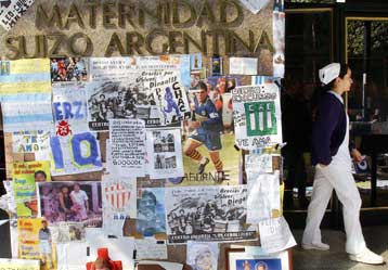 Μήνυμα του Μαραντόνα στους θαυμαστές του, τηλεφωνική επικοινωνία Κάστρο-Κλαούντια