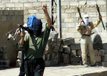 Σφοδρές μάχες στη σουνιτική Φαλούτζα – Βομβαρδίζονται τμήματα της πόλης