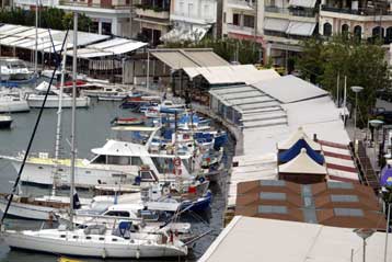 Διώξεις από την Εισαγγελία Πειραιά για αυθαιρεσίες σε ταβέρνες του Μικρολίμανου