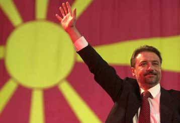 Παρατυπίες στην προεδρική αναμέτρηση καταγγέλλει η δεξιά αντιπολίτευση της ΠΓΔΜ