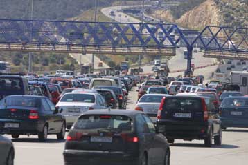 Σε ισχύ από την Παρασκευή τα μέτρα της Τροχαίας για την έξοδο της Πρωτομαγιάς