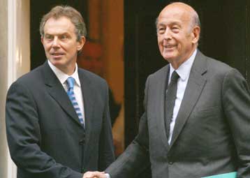 Στο περιθώριο της ΕΕ η Βρετανία, εάν πει «όχι» στο Ευρωσύνταγμα, εκτιμά ο Ντ Εστέν