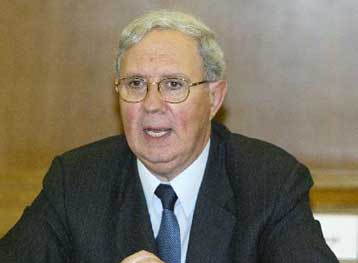 «Καμπανάκι» της ΤτΕ για έλλειμμα και πληθωρισμό – «Όχι στις γενναιόδωρες αυξήσεις»