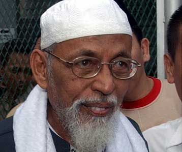 Συνελήφθη και πάλι ο μουσουλμάνος κληρικός Αμπού Μπακάρ Μπασίρ