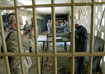 Σάλος στις ΗΠΑ από ρεπορτάζ για τον τρόπο μεταχείρισης Ιρακινών κρατούμενων