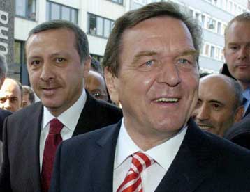 Θα ενισχύσει την ασφάλεια της ΕΕ η ένταξη της Τουρκίας, υποστηρίζει ο Γκ.Σρέντερ