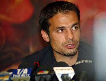 «Προεδρικές» κινήσεις Ντέμη μετά τη συμφωνία μεταξύ ENIC και Netmed για το άρθρο 44