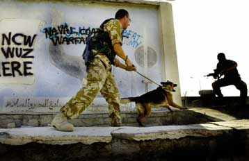 Νέα υπόθεση βασανισμού Ιρακινών κρατουμένων αποκαλύπτει ο βρετανικός Τύπος