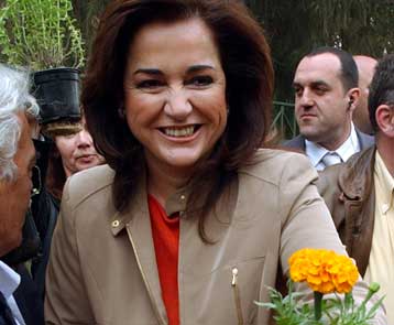 Η Ντόρα Μπακογιάννη μοίρασε 40.000 φυτά στους Αθηναίους