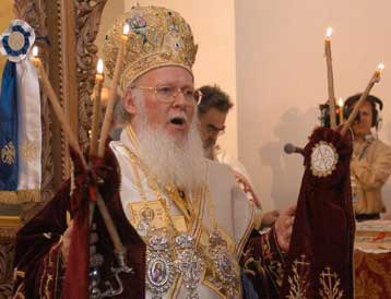 Στο βωμό της φιλοδοξίας ο Χριστόδουλος θυσιάζει τους θεσμούς, δηλώνει ο Πατριάρχης