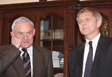 Ο μετριοπαθής σοσιαλδημοκράτης Μάρεκ Μπέλκα ανέλαβε πρωθυπουργός της Πολωνίας