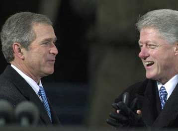 Υποβάθμιση της απειλής της Αλ Κάιντα φέρεται να καταλογίζει στον Κλίντον ο Μπους