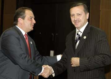 Σε «πονοκέφαλο» εξελίσσεται η επίσκεψη Ερντογάν στη Θράκη