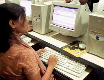 «Θρασύ» διαδικτυακό σκουλήκι διαδίδεται χωρίς να προκαλεί σοβαρά προβλήματα