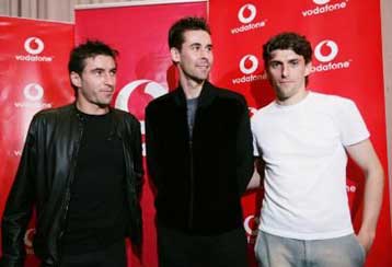 Τηλεοπτικοί αστέρες προς χάρη της χορηγίας Ρεχάγκελ και πέντε διεθνείς