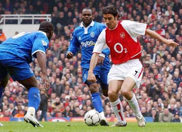 Ο Φέργκιουσον θέλει πίσω το πρωτάθλημα, αλλά θα τον εμποδίσω, λέει ο Βενγκέρ