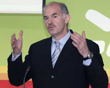 Αποστάσεις από την πολιτική της κυβέρνησης στα ελληνοτουρκικά παίρνει ο Γ.Παπανδρέου