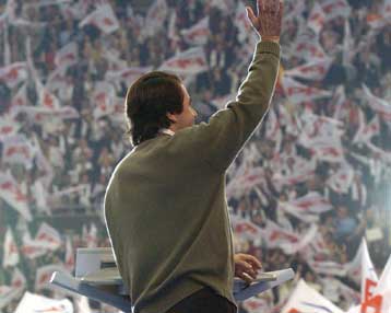 Ίσως υποτίμησα τον ισλαμικό κίνδυνο, παραδέχεται ο Χοσέ Μαρία Αθνάρ