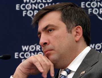 Επιδεικτική αδιαφορία του Ασλάν Αμπασίτζε στις προειδοποιήσεις Σαακασβίλι