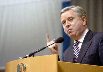 Να πάρουν θέση επί του Ευρωσυντάγματος καλεί τους «25» ΥΠΕΞ ο Πατ Κοξ