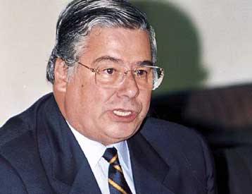 Συστάσεις Έβερτ προς Παπανδρέου για την κριτική στην κυβέρνηση