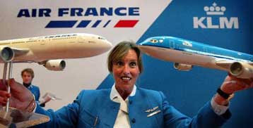 Νέα υπερδύναμη στο χώρο των αερομεταφορών δημιουργεί η συγχώνευση Air France-KLM