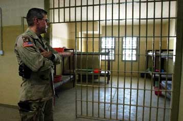 Βίντεο-ντοκουμέντο του Canal+ από το Ιράκ «προστίθεται» στα βασανιστήρια κρατουμένων