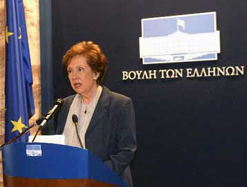 Συνάντηση της Αννας Μπενάκη-Ψαρούδα με τον πρεσβευτή της Κυπριακής Δημοκρατίας