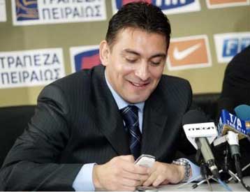 Ξεχασμένος από τη διοίκηση της ΑΕΚ ο Ντουμιτρέσκου, που εκθείασε τον Σαβέφσκι!