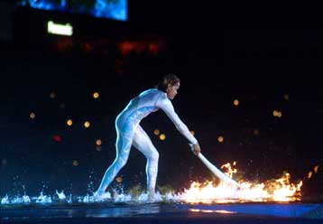 Η Φρίμαν πρώτη Λαμπαδηδρόμος στο διεθνές ταξίδι της Φλόγας