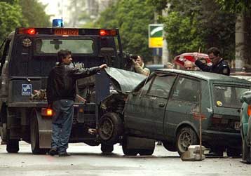 Τρεις διαδοχικές εκρήξεις τα ξημερώματα της Τετάρτης στο αστυνομικό τμήμα Καλλιθέας