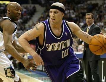 Στο Μαϊάμι το εισιτήριο για τον επόμενο γύρο των πλέι οφ – Πρώτη νίκη για το Σακραμέντο