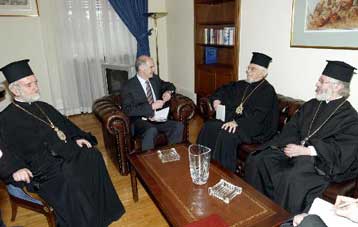 Σε θετικό κλίμα η συνάντηση της πατριαρχικής αποστολής με τον Γ.Παπανδρέου