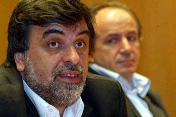 Τήρηση των προεκλογικών δεσμεύσεων για τους συμβασιούχους ζητά η ΑΔΕΔΥ