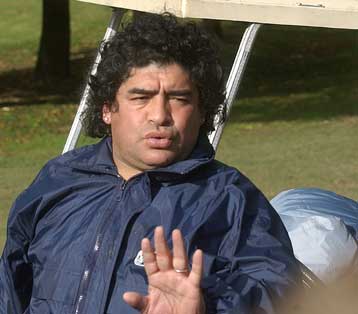 Ξανά στην κλινική ο Μαραντόνα εξαιτίας στομαχικών διαταραχών