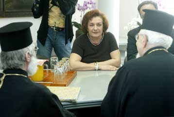 Στο Φανάρι με ειδική αποστολή την εκτόνωση της κρίσης η Μαριέττα Γιαννάκου