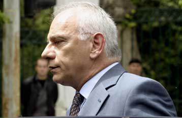 Αιχμές του υπουργού Αμυνας για τις διεθνείς αντιδράσεις στις βόμβες της Καλλιθέας