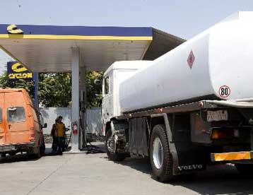 Αποτέλεσμα της κυβερνητικής απραξίας η «κούρσα» στα καύσιμα, σύμφωνα με το ΠΑΣΟΚ