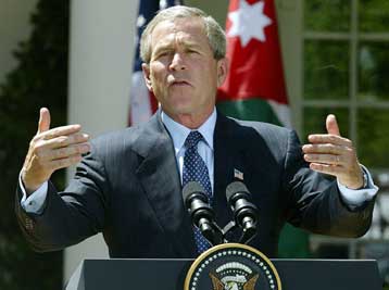 Βήματα προσέγγισης με την παλαιστινιακή πλευρά επιχειρεί ο Αμερικανός πρόεδρος