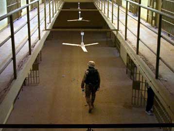 «Απλώνεται» σε ΗΠΑ και Βρετανία το σκάνδαλο κακοποίησης Ιρακινών κρατουμένων