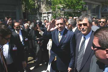 «Εργασθείτε για μια ισχυρή Ελλάδα» είπε ο Τ.Ερντογάν στους μουσουλμάνους της Θράκης