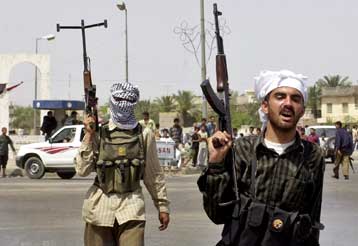 Σε κλοιό οι μαχητές του Αλ Σαντρ, ως απάντηση στις ταραχές που ξέσπασαν στη Βασόρα