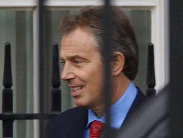 Ήττα των Εργατικών με τον Μπλερ στην ηγεσία τους δείχνει δημοσκόπηση στη Βρετανία