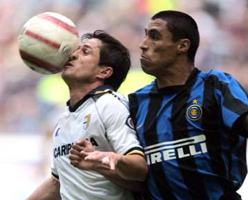 Οι ουραγοί νίκησαν τους πρωτοπόρους και η Ίντερ ανέβηκε τέταρτη