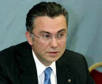 Αποφασισμένη να προχωρήσει την έρευνα για το Χρηματιστήριο δηλώνει η κυβέρνηση