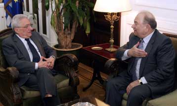 Για την επίσκεψη Ερντογάν στην Αθήνα και το Κυπριακό συνομίλησαν Μολυβιάτης – Ιακώβου