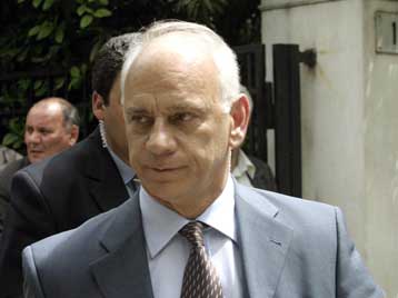 Αδεια εισόδου στους ανυπότακτους του εξωτερικού για ευρωεκλογές και Ολυμπιακούς