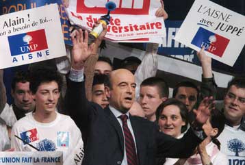 Αποστάσεις από τις θέσεις Σιράκ για Ευρωσύνταγμα και Τουρκία παίρνει το κόμμα του