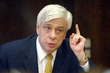 Νέα αντιπαράθεση Παυλόπουλου – Παπαδόπουλου για το ζήτημα των συμβασιούχων