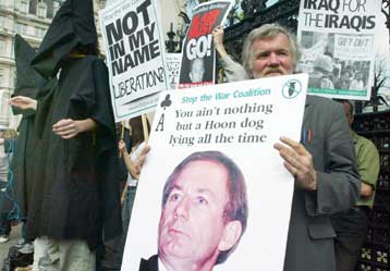 Αγνοια για τις προειδοποιήσεις περί βασανιστηρίων στο Ιράκ δήλωσε ο Τζεφ Χουν